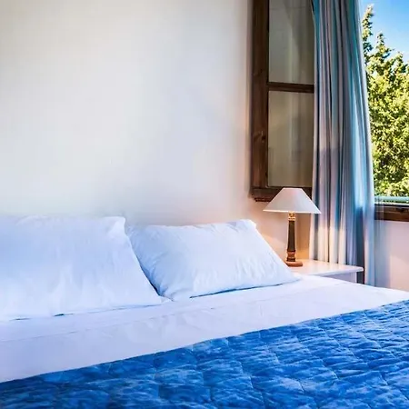Tselentata Sleeps 8 Pool Air Con Wifi *