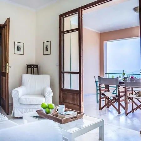 Tselentata Sleeps 8 Pool Air Con Wifi *